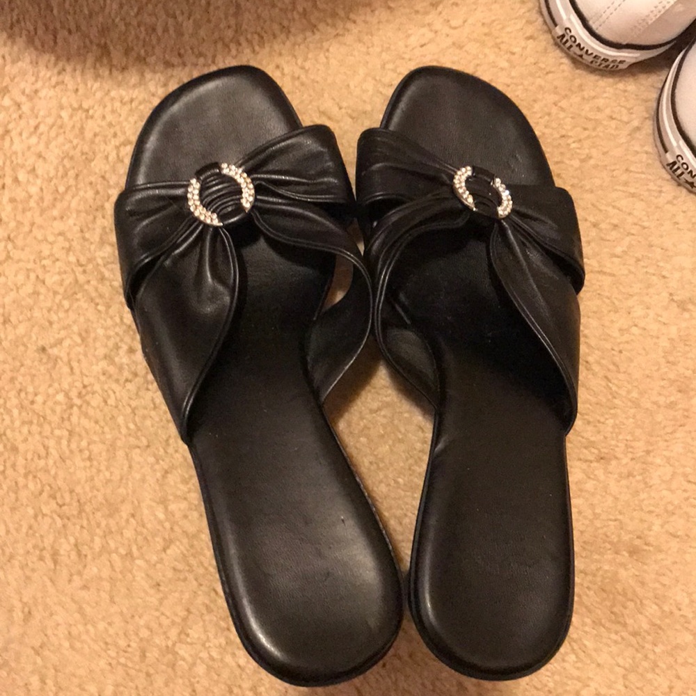 Black wedges